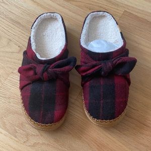 Never worn TOMS house slippers